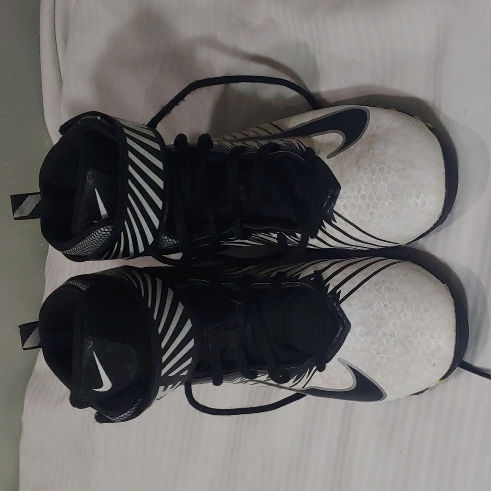 Boys Nike hightop cleats